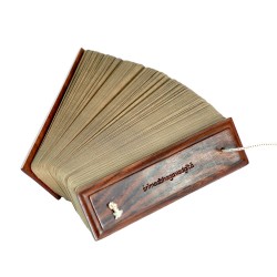 SRIMAD BHAGAVAD GITA (ENGLISH) PREMIUM PRINTED IN ANCIENT PALM LEAF MANUSCRIPT FORMAT, BEST FOR MEDITATION AND CHANTING, TRADITIONAL GIFT